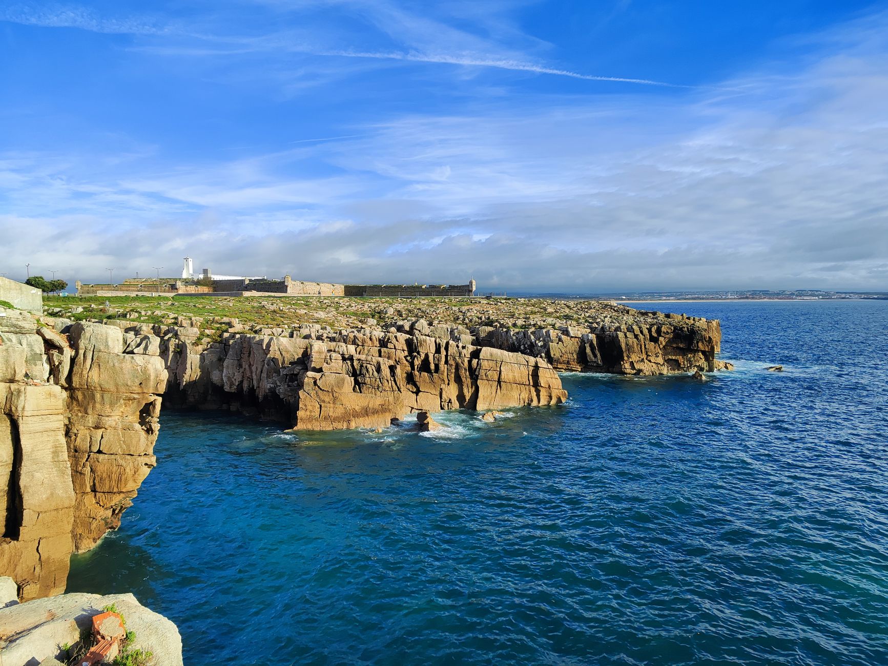 Surfcamps in Peniche: Portugals Wellen-Vielfalt